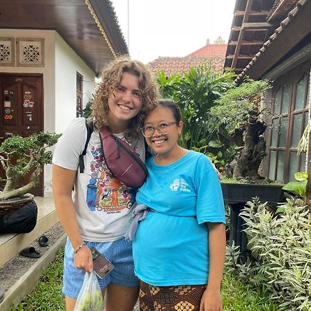 Raditya Homestay Mambal Exterior photo